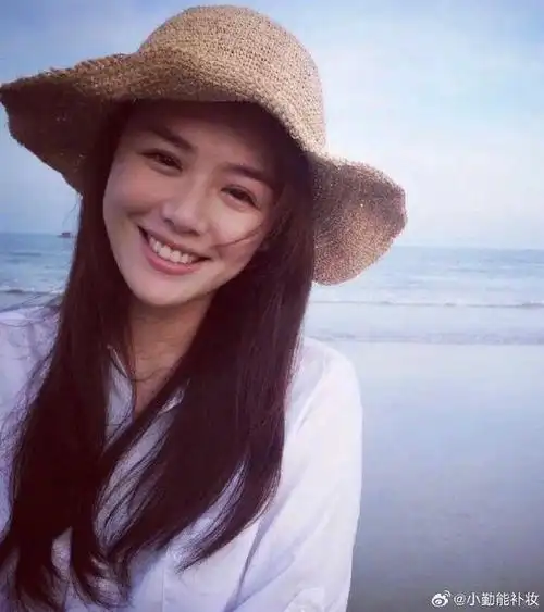 她双眼皮变化还是挺明显的……|马思纯|双眼皮|眼皮_新浪新闻