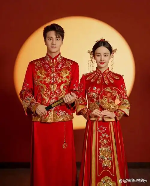 张檬金恩圣将举办婚礼,女方挽着父亲正在彩排,新郎的眼神好深情