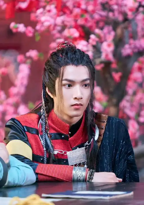 古装的刘耀文也太帅了吧,一整个被惊艳到了,期待刘耀文的精彩.96