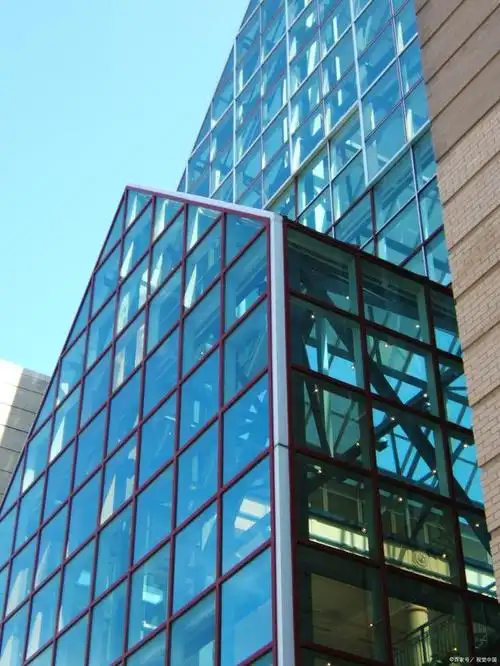 随着科技的不断发展,新型的建筑材料也层出不穷,lowe玻璃作为其中的一