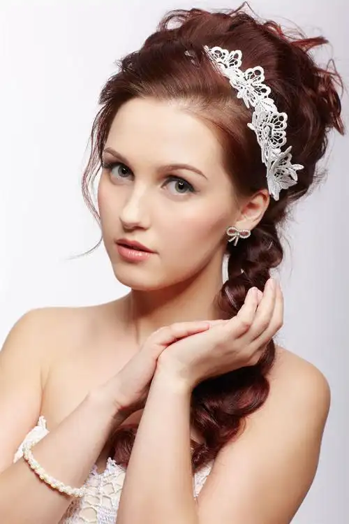 歪头的新娘图片[高清图片,jpg格式]