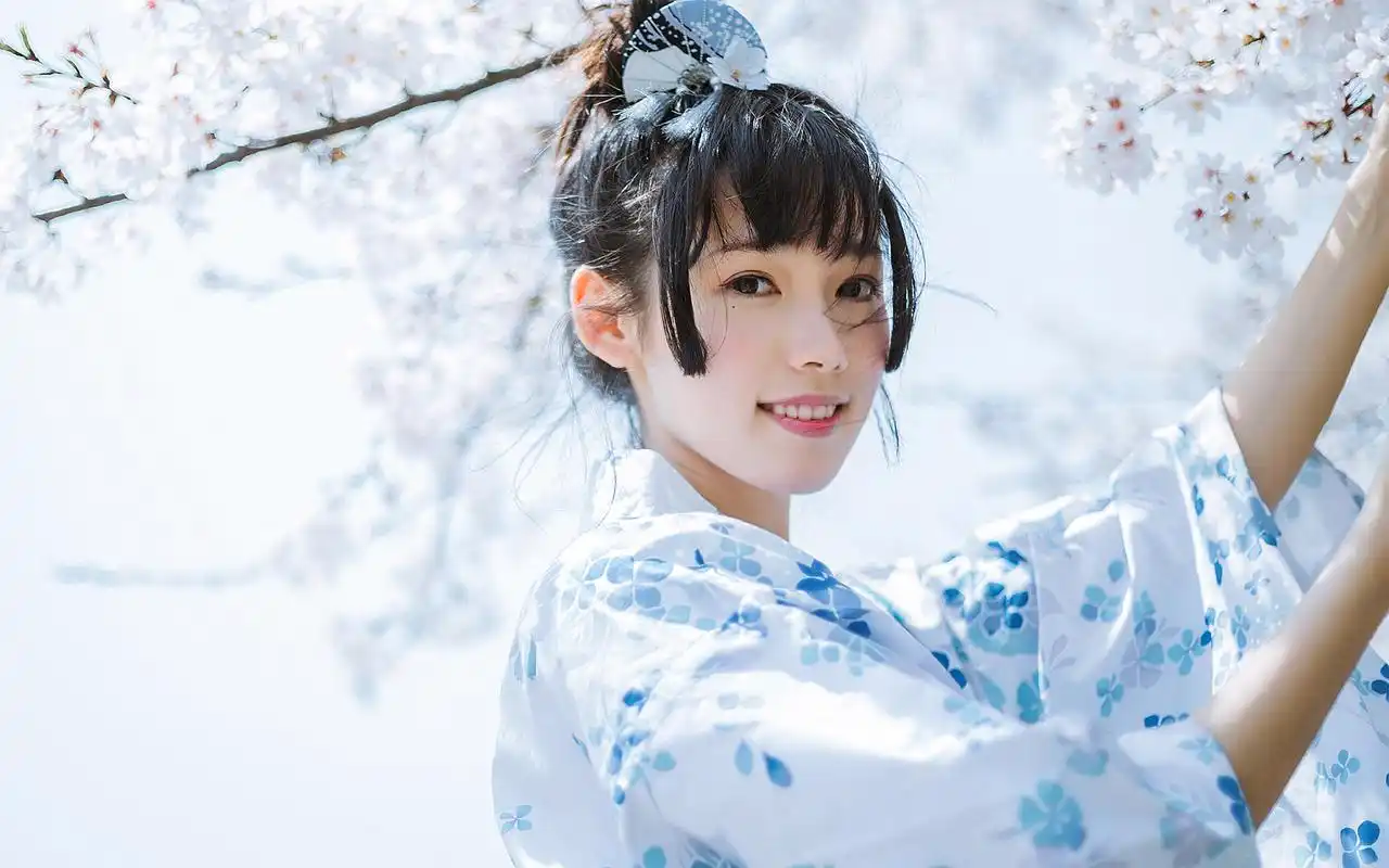 清新和服美女纯白唯美樱花树下高清桌面壁纸