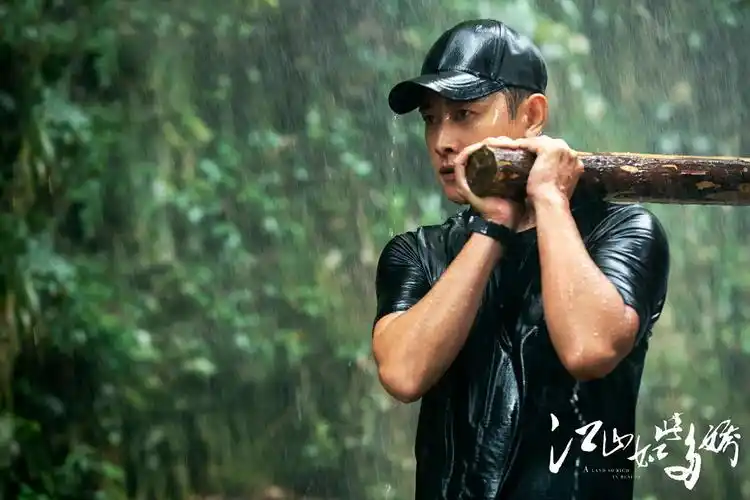 《江山如此多娇》开播 罗晋晒"声音扶贫日记"引热议