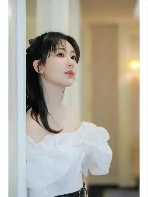 王一博炙手可热杨紫官宣陈哲远纯真唐嫣元老级团体默契