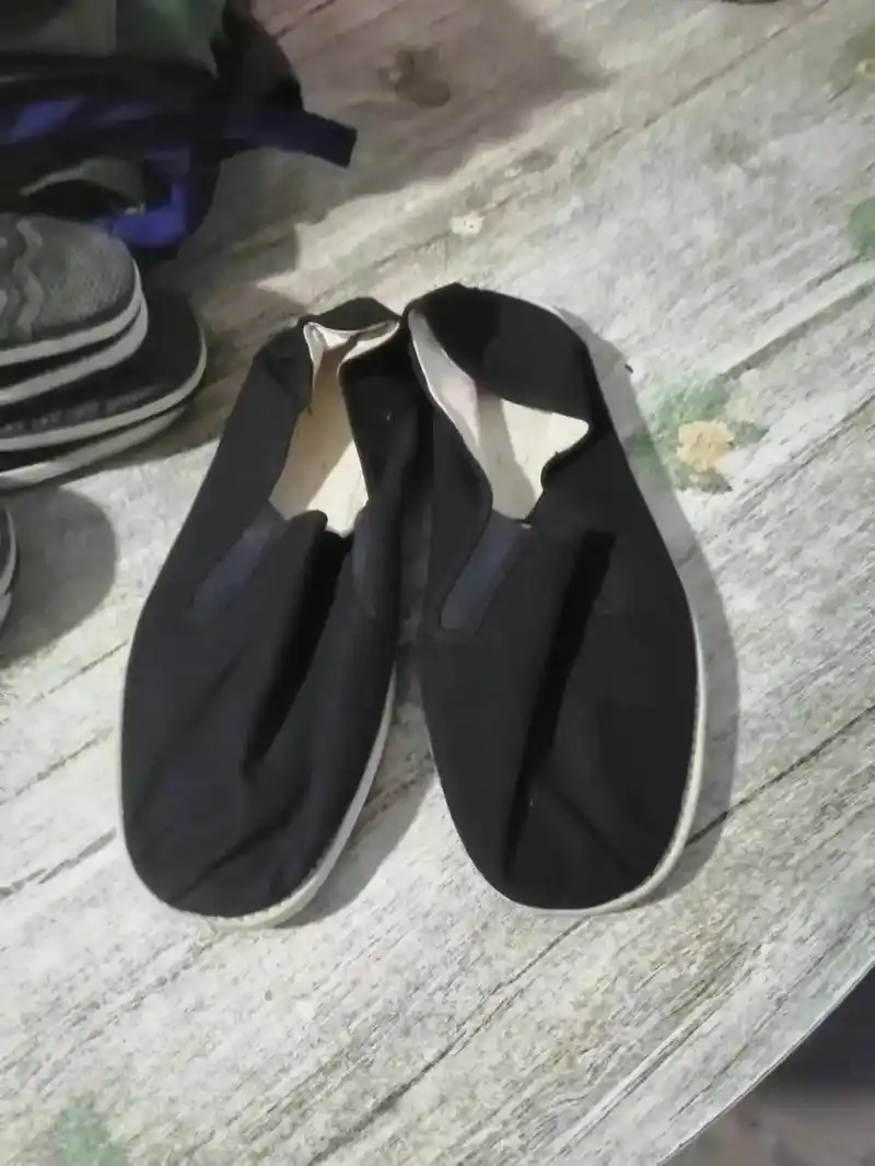 老式布鞋.老式布鞋,44码,1983年(早期年份) 全新好品 - 抖音