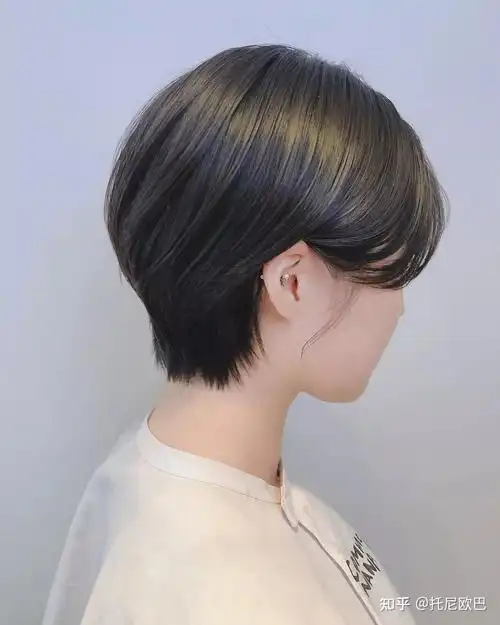 干练短发女职场生存法则必备短发精致又时尚