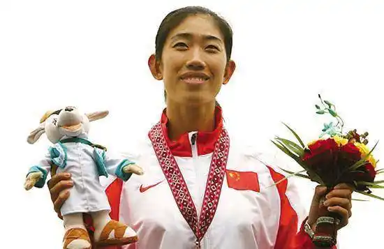 李颖:"儿子"是张翰,女儿是金紫薇,如今52岁魅力不输当年_获得了_小