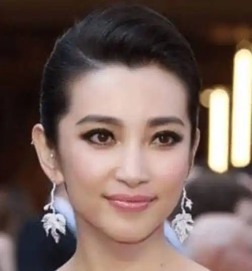 李冰冰47岁近照?