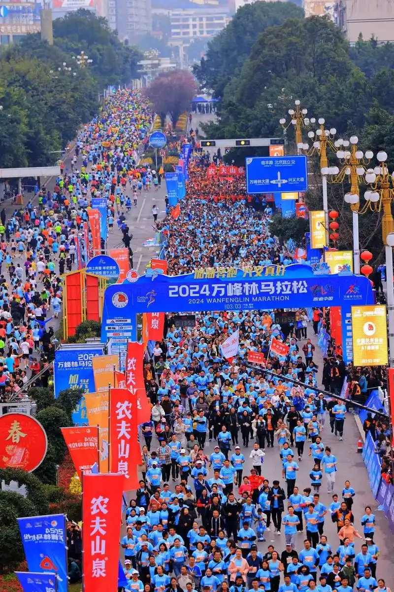 不是比谁快谁慢,而真正比的应该看谁能坚持到最后,你不跑一次马拉松