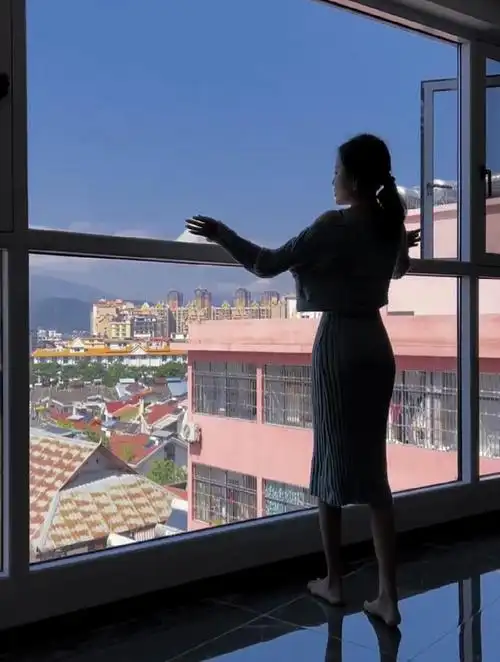 好身材秀出来,背影女神,路还长背影要迷人!-度小视