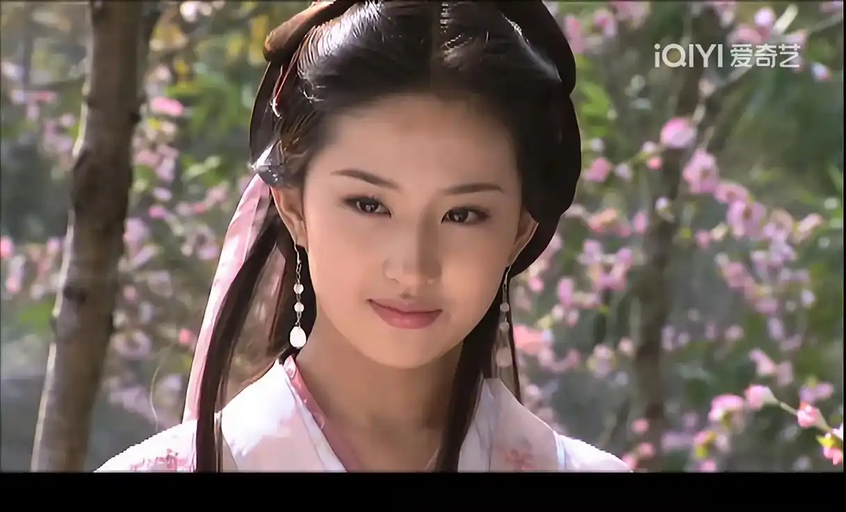 我愿称段誉为剧中最有眼光的人刘亦菲王语嫣天龙八部段誉和王语嫣古装