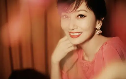 66岁赵雅芝近照曝光皮肤白皙少女感十足不老的白娘子