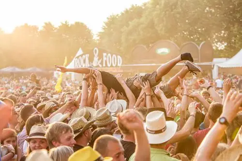 奥地利伍德斯托克全球最大的露天管乐音乐节