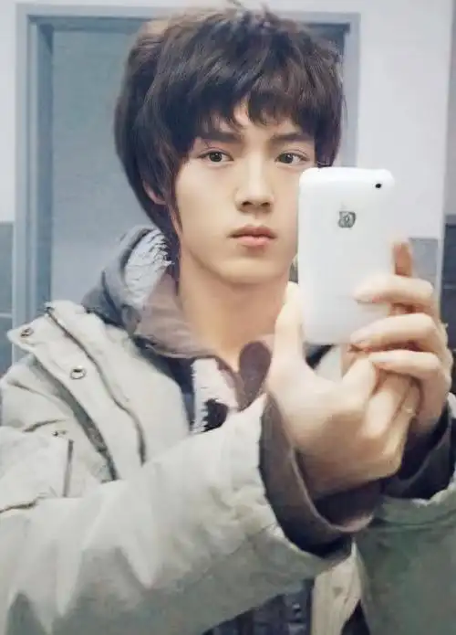 90后,95后"四小花旦"关晓彤的上位秘史,和她爱过的男人