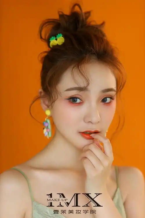 造型师耿雷的化妆造型作品《甜美少女》