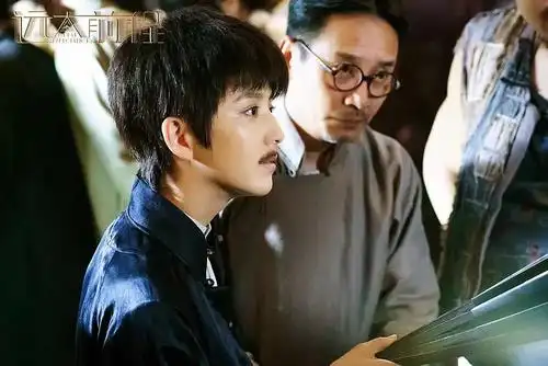 佟丽娅挑战秀气男装