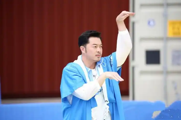 沙溢坦言要和李晨一起健身疑似为下一季奔跑吧做准备