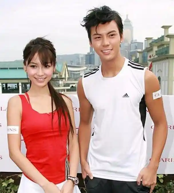 刘大锤曝陈伟霆何穗已分手!杨颖16岁跟他,阿sa捧他后惨遭抛弃!