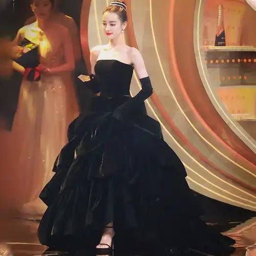 外贸货源明星迪丽热巴同款黑天鹅宴会时尚演出晚礼服蛋糕裙轻婚纱