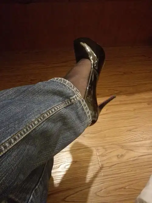 男生穿高跟鞋是一种怎样的体验?