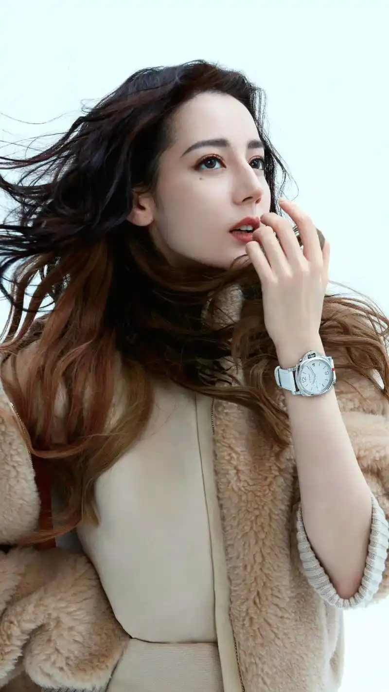 迪丽热巴高清壁纸.我愿称之为百变女王#高清壁纸 #这谁顶得住 - 抖音