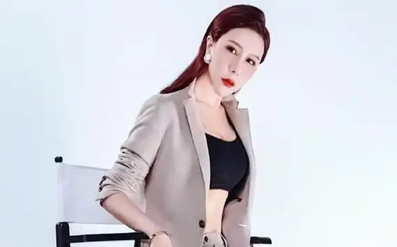 悦儿,悦儿,别名悦er姐,真名叫齐悦,广东广州人,yy旗下金牌艺人,娱加