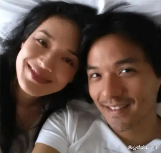 冯德伦:和莫文蔚分手,苦等17年终于娶到舒淇,50岁仍是