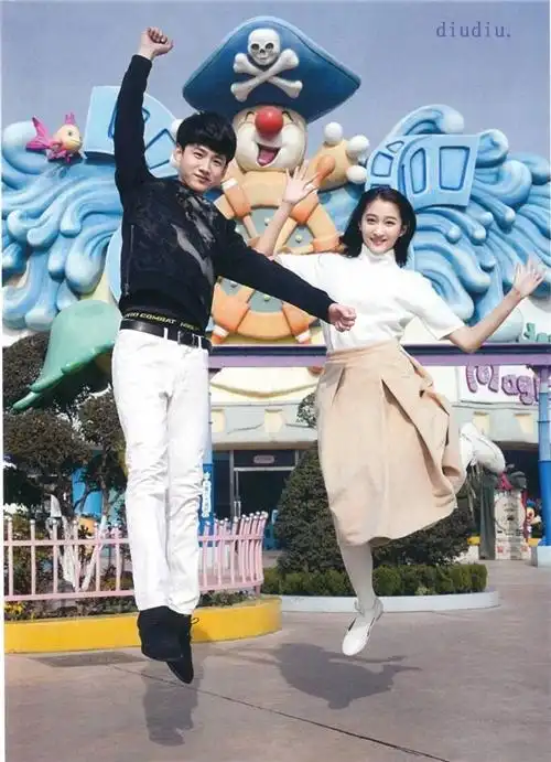 关晓彤白敬亭在恋爱这对互黑cp配一脸