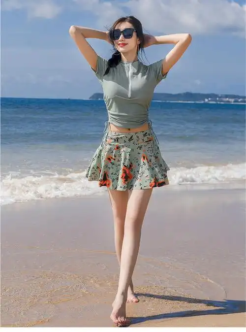 两件套分体式泳衣女保守学生运动休闲2021年新款保守泡温泉游泳衣