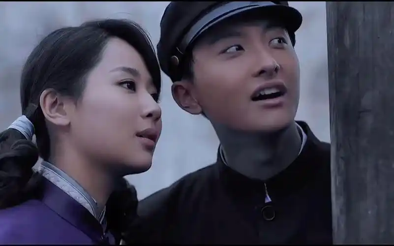 《战长沙》众所周知,小满是湘湘的陪嫁!前面多欢乐后面俩人就有多虐