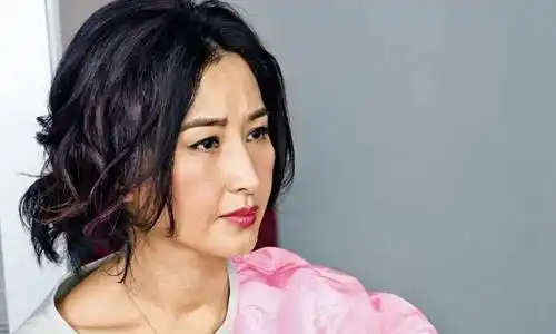 原创关咏荷弟弟爬山坠亡爆料者疑似女神老公张家辉