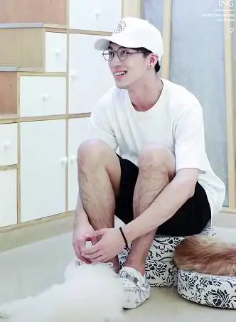 许魏洲腿毛多到让人不忍直视网友看着都热简直天生防狼毛裤