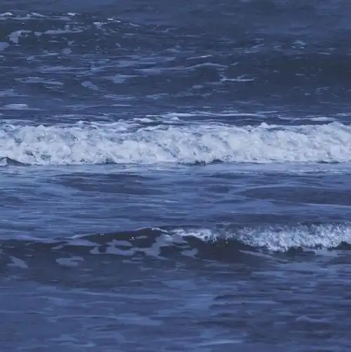 蓝色朋友圈背景图  清冷/海岸/葡萄/黑胶/冰块/阴天  #高清壁纸##高级