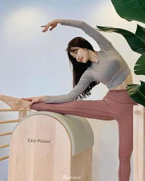 原创韩国美女姜贤京性感健身!颜值甜美魔鬼身材曼妙诱人