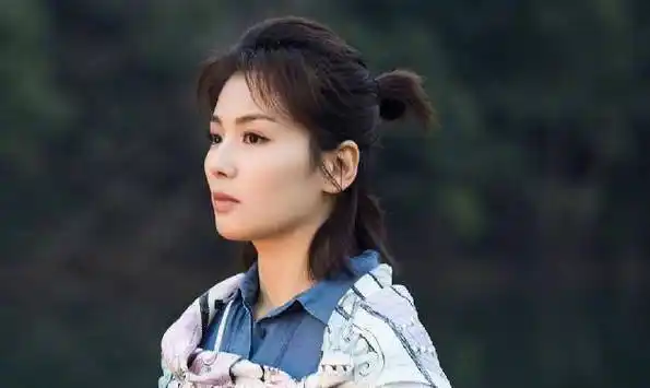 《欢乐颂》刘涛的八套衣服,图二最丑,图五迷倒小包总_白色_黑色_剧中