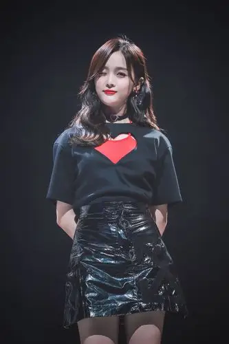 火箭少女吴宣仪女神浮现细腿甜美高配置美女