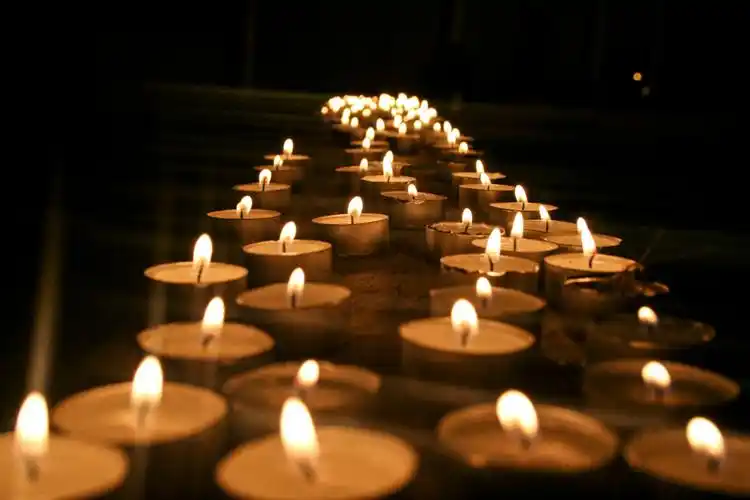 面对两场灾难,我们除了保佑,还能做些什么?