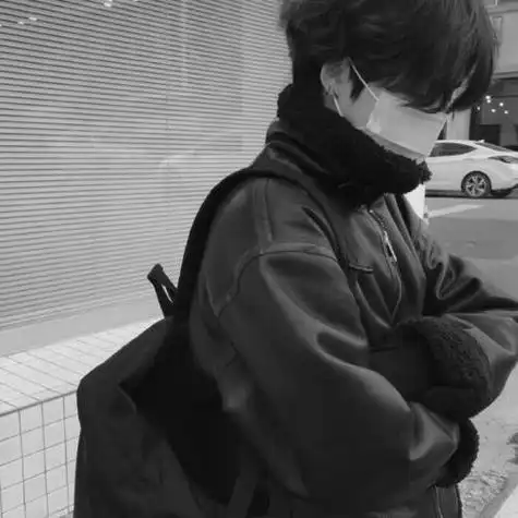 男生头像冷酷帅气黑白伤感