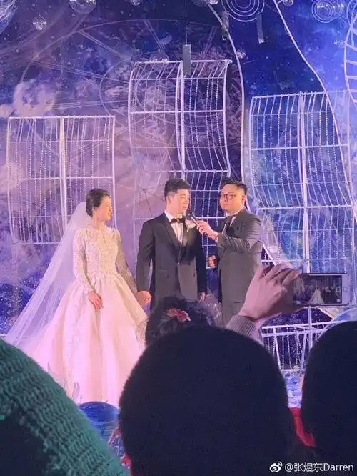 马龙同屋大婚国乒齐聚参加婚礼队友祝福不忘怼