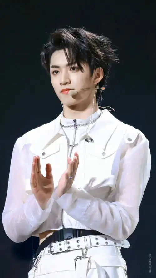 眼睛,需要一些小耀美图净化眼球050505#新生代演员刘耀文##刘