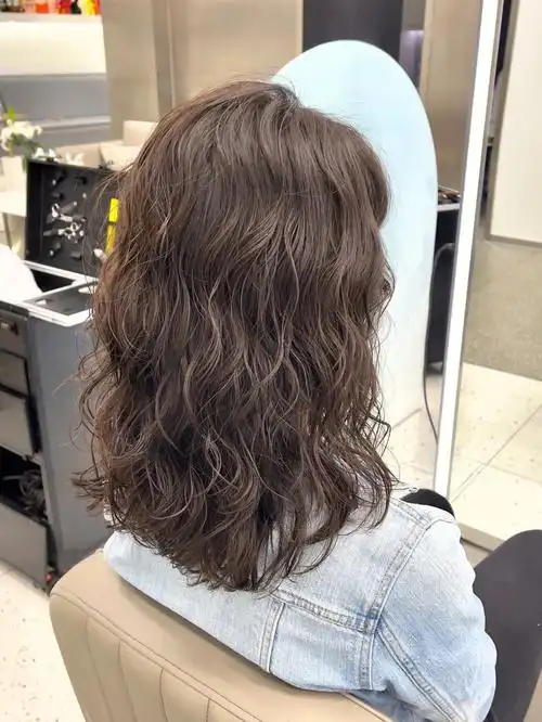 烫一次可以美半年的法式卷慵懒法式烫发