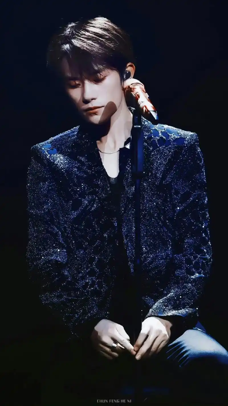 78易烊千玺演唱会看台预订7726615 先预订先安 - 抖音