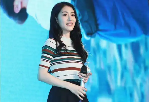 蹲点exo堪称大神级别 张碧晨私生饭照片 张碧晨私生饭证据曝光