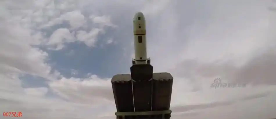 炸个敌人屁股开花!我军东风10巡航导弹发射猛图