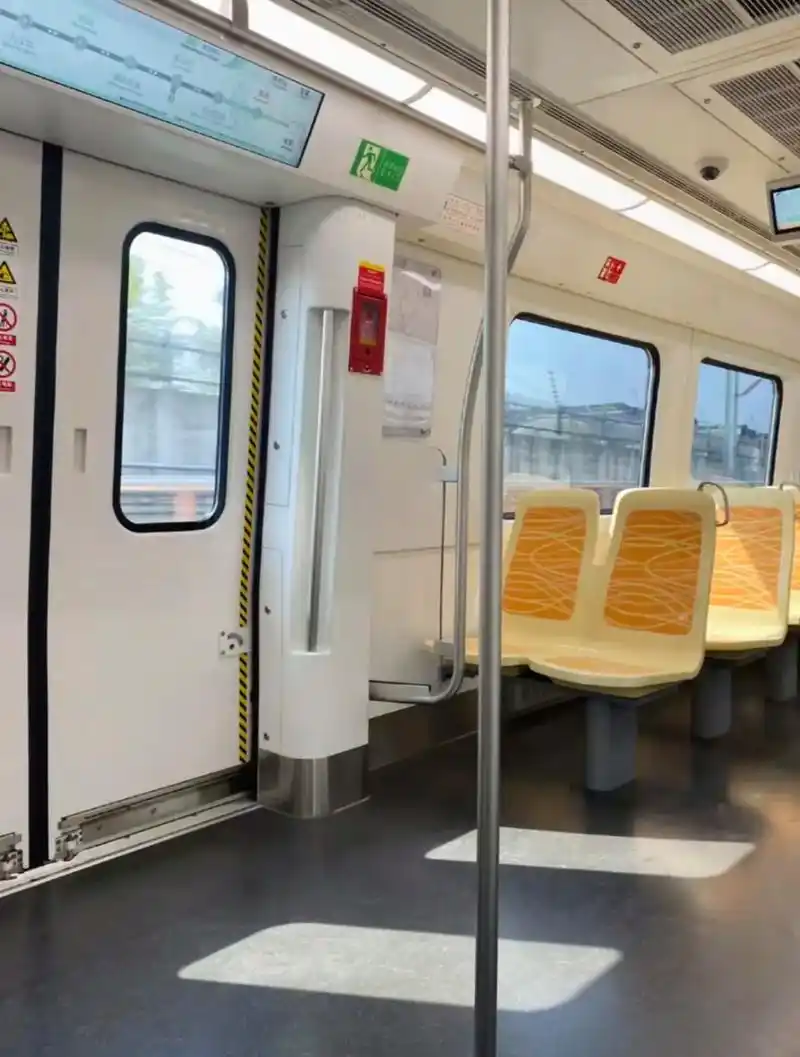 照片太久了,大概是20年吧#成都地铁 #重庆地铁 #翻旧照 - 抖音