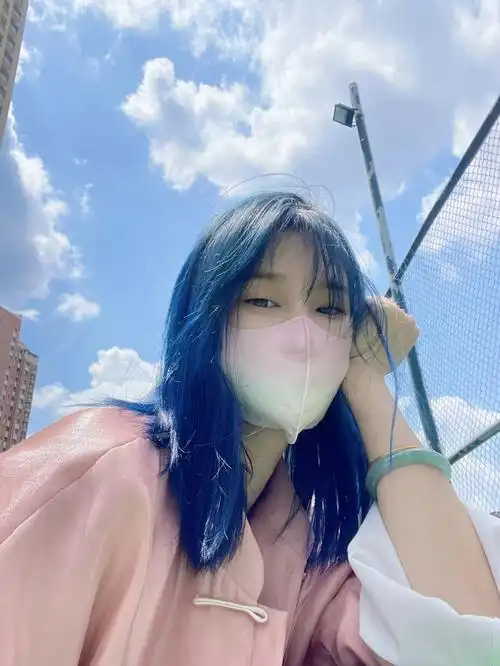 蓝黑色染发成果