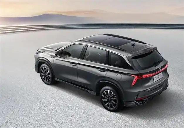 10万级爆款标配l2驾驶辅助 长安cs75plus"争冠军"|新车|suv|冠军版