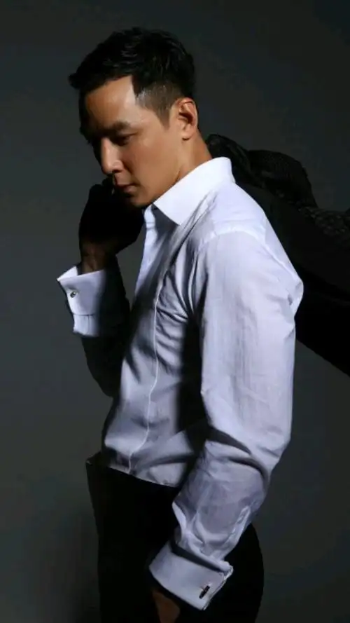 魅力型男吴彦祖写真高清图片