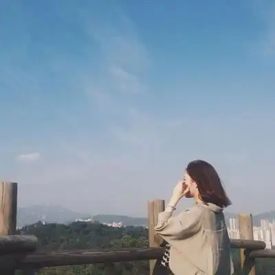 女生伤感落寞微信背影头像2020 爱上你是我情不自禁