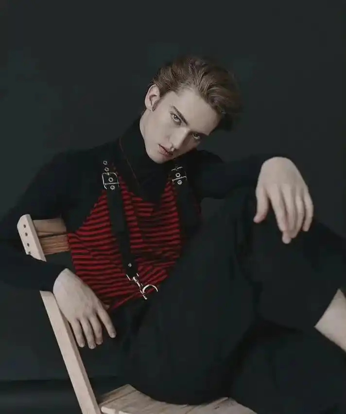 神颜!这个人类好完美 999999#朱利安麦凯  - 抖音